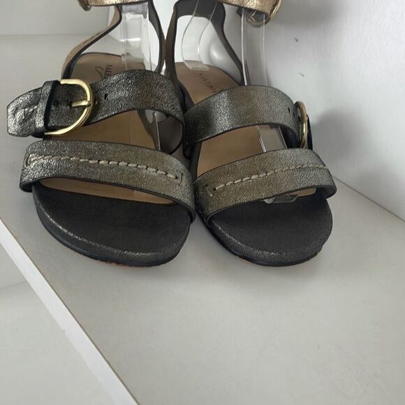 Naked Feet Zeke Women's Sandals Pewter Gold 8.5 - Picture 3 of 10